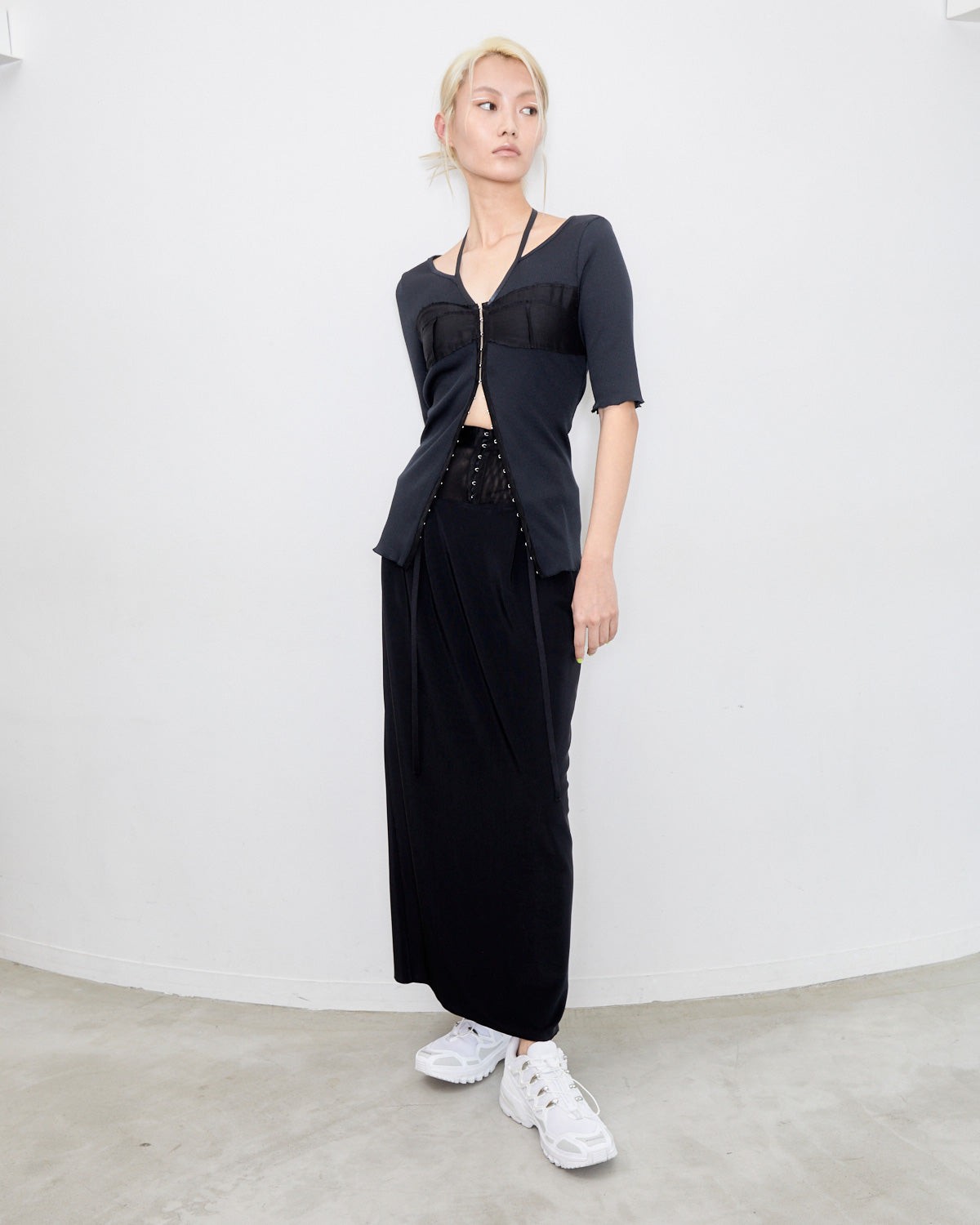 H:175cm / 02size