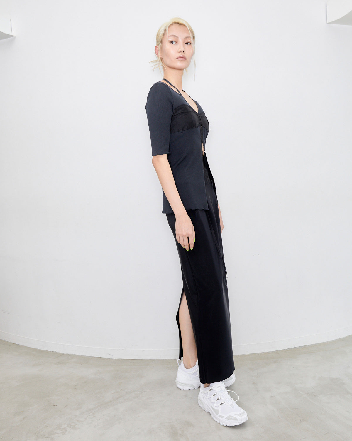 H:175cm / 02size