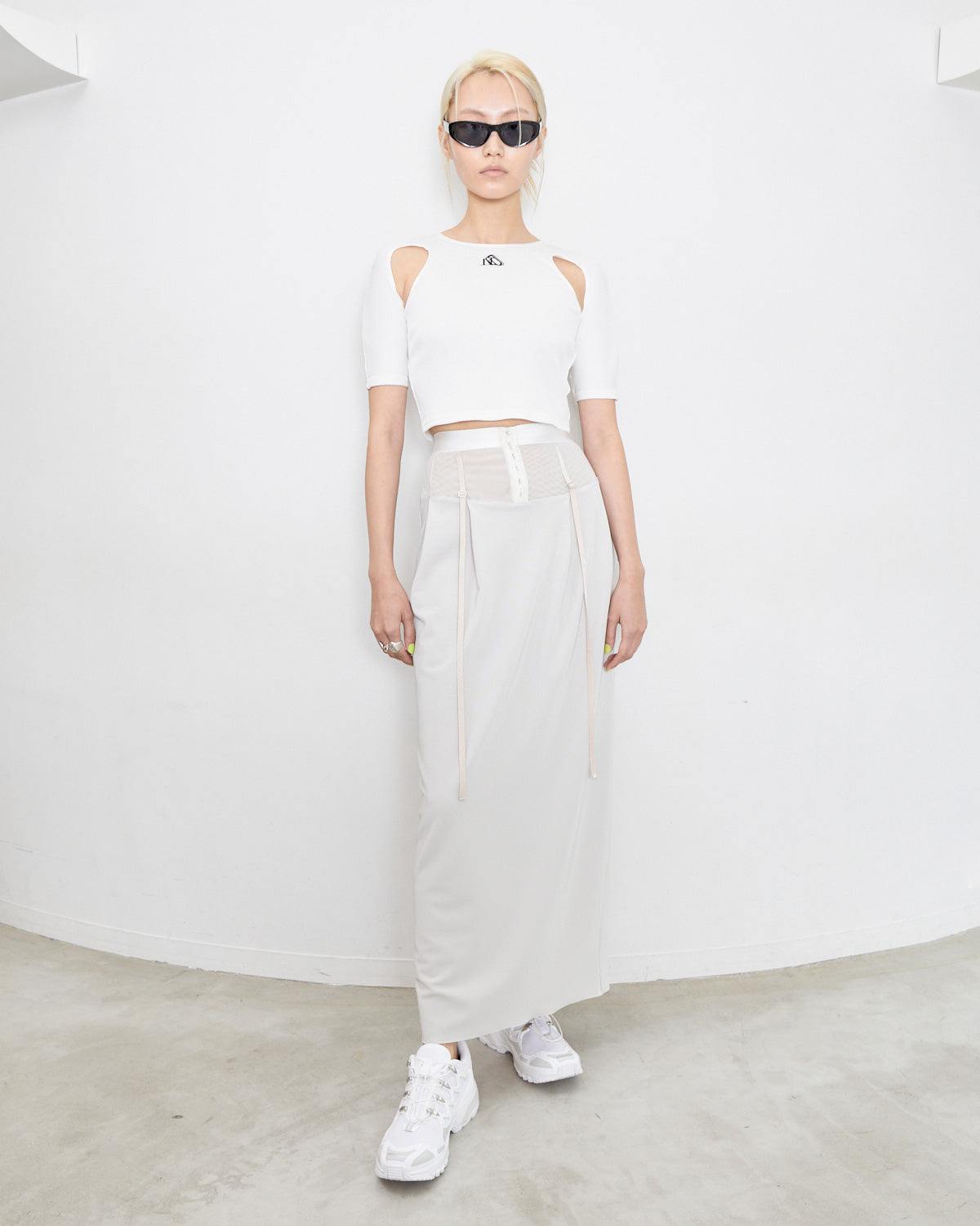 H:175cm / 02size