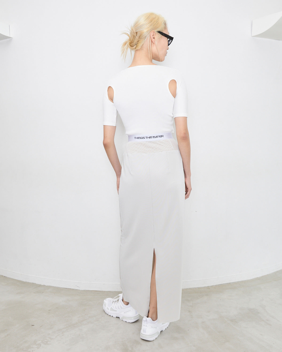 H:175cm / 02size