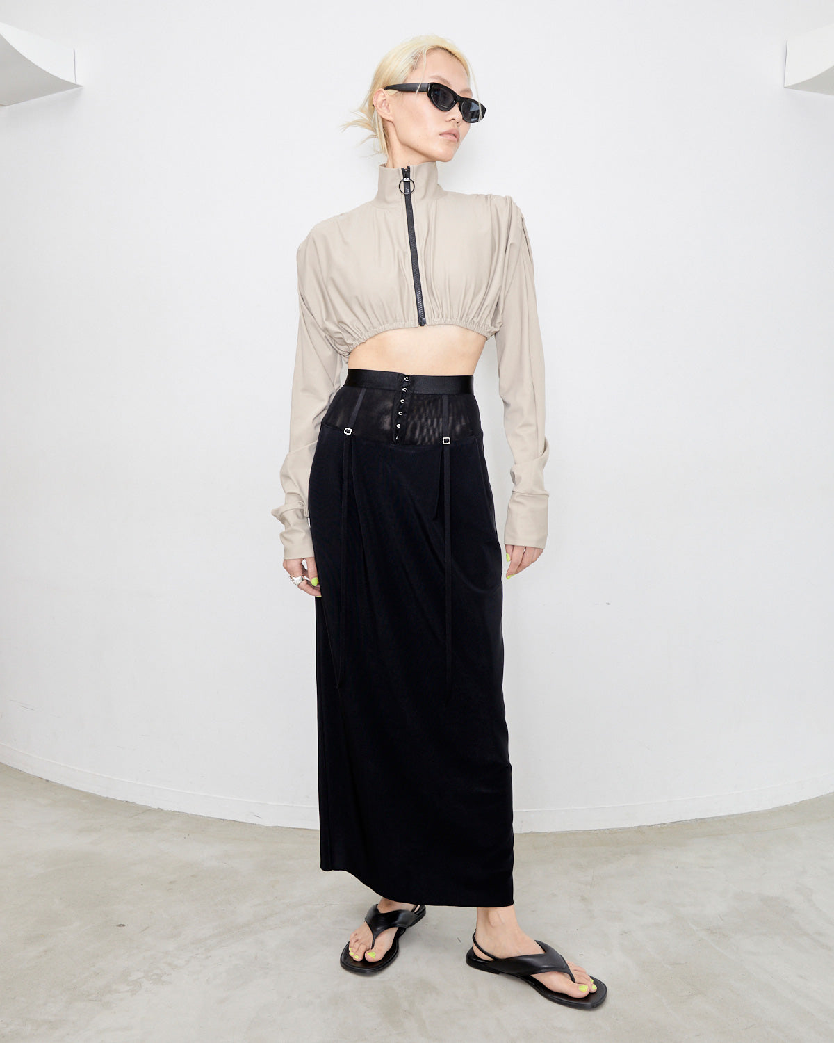 H:175cm / 02size