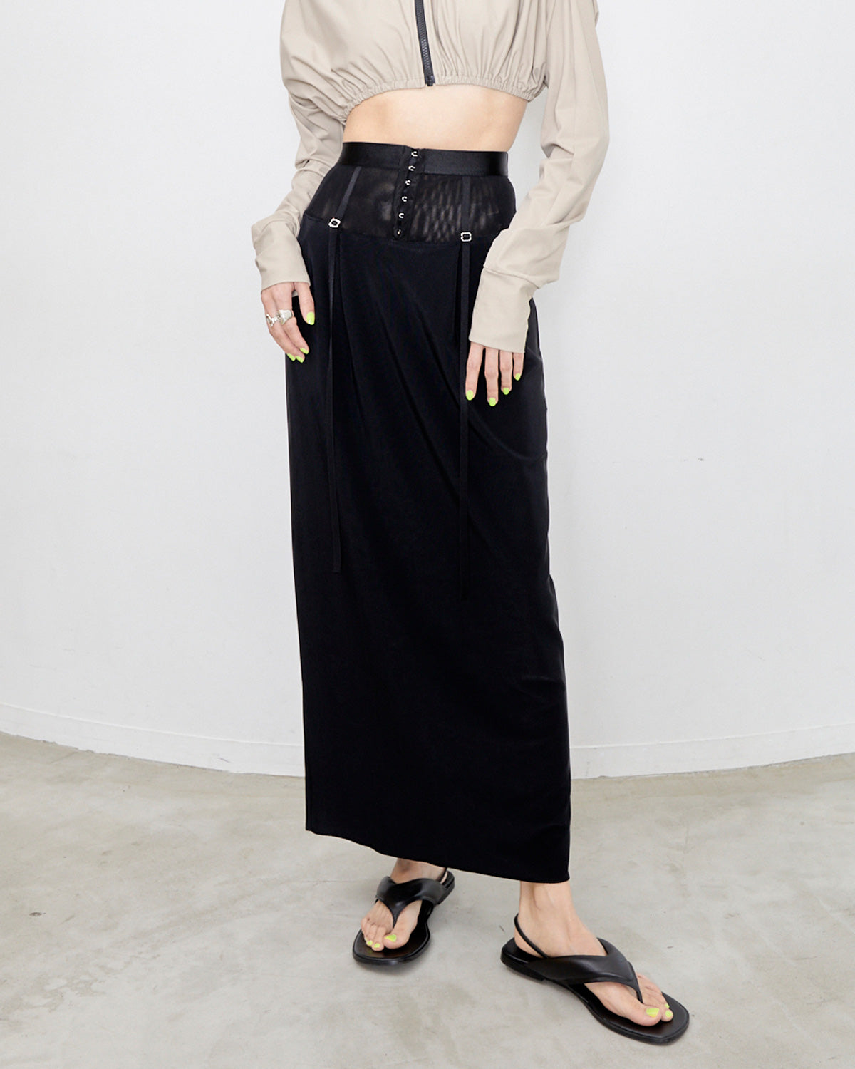 H:175cm / 02size