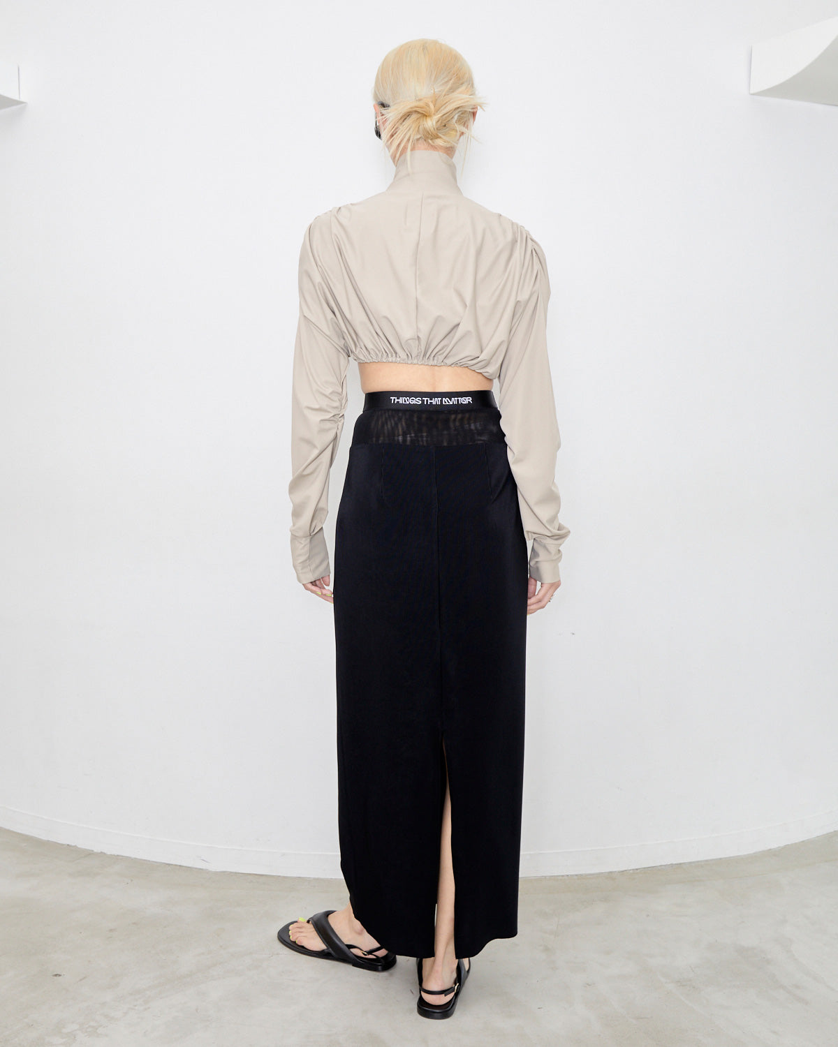 H:175cm / 02size
