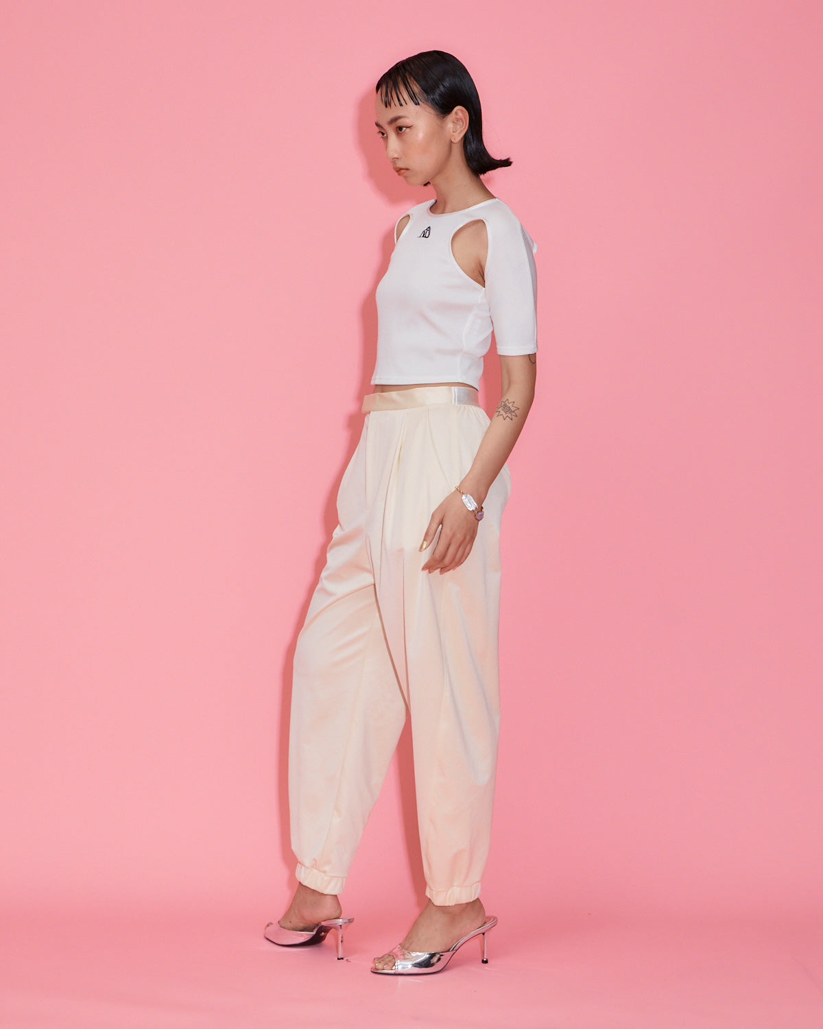 H:170cm / 02size