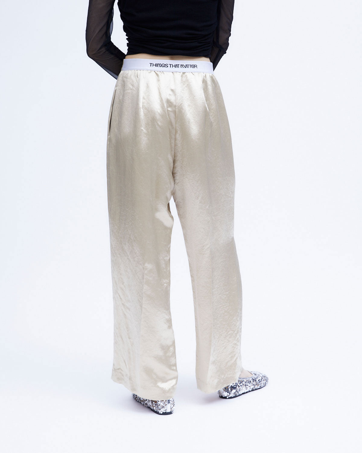 H:174cm / 02size