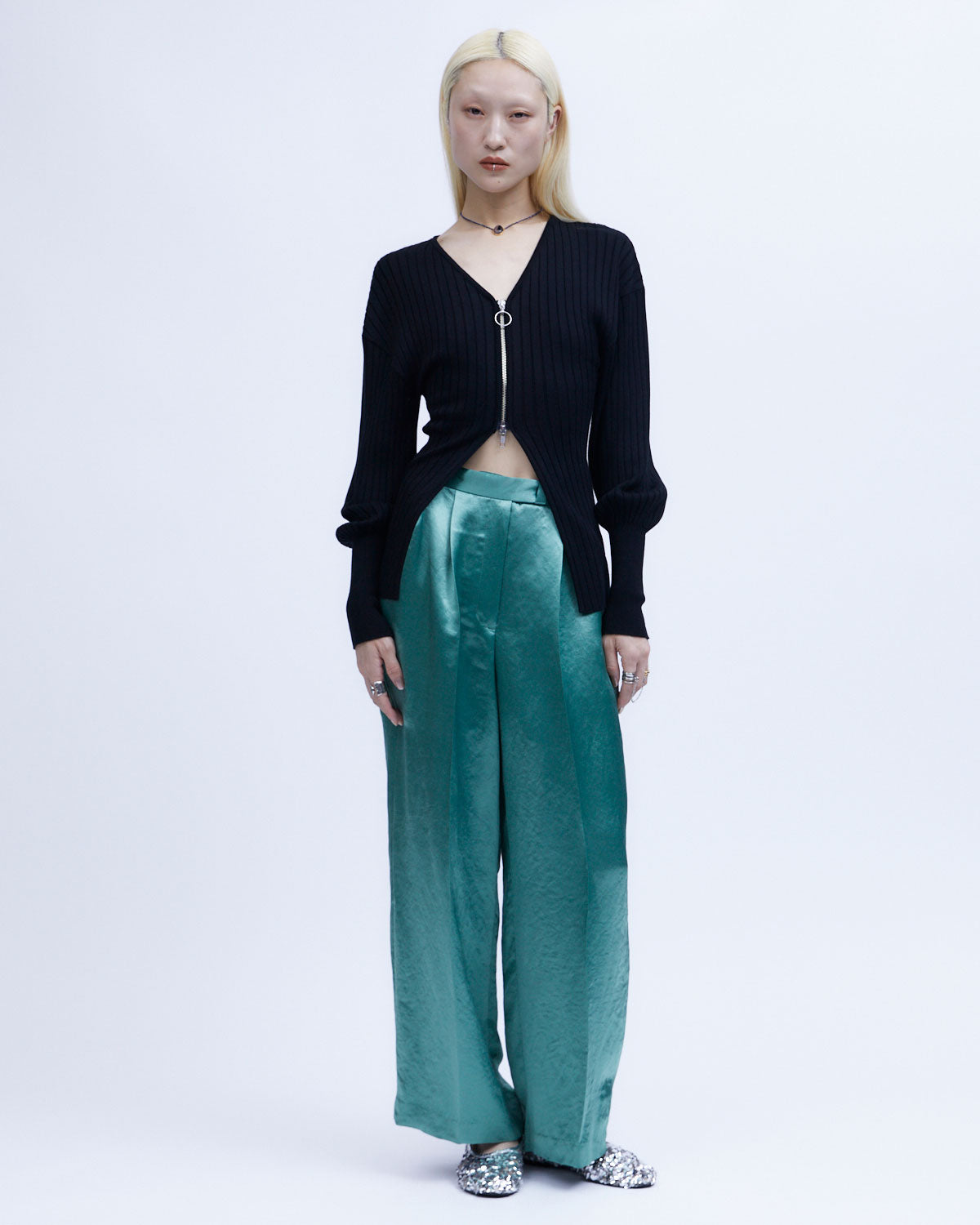H:174cm / 02size