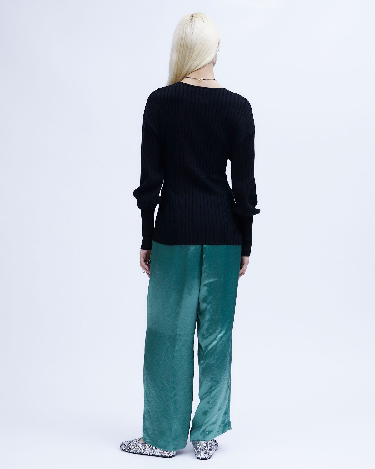 H:174cm / 02size