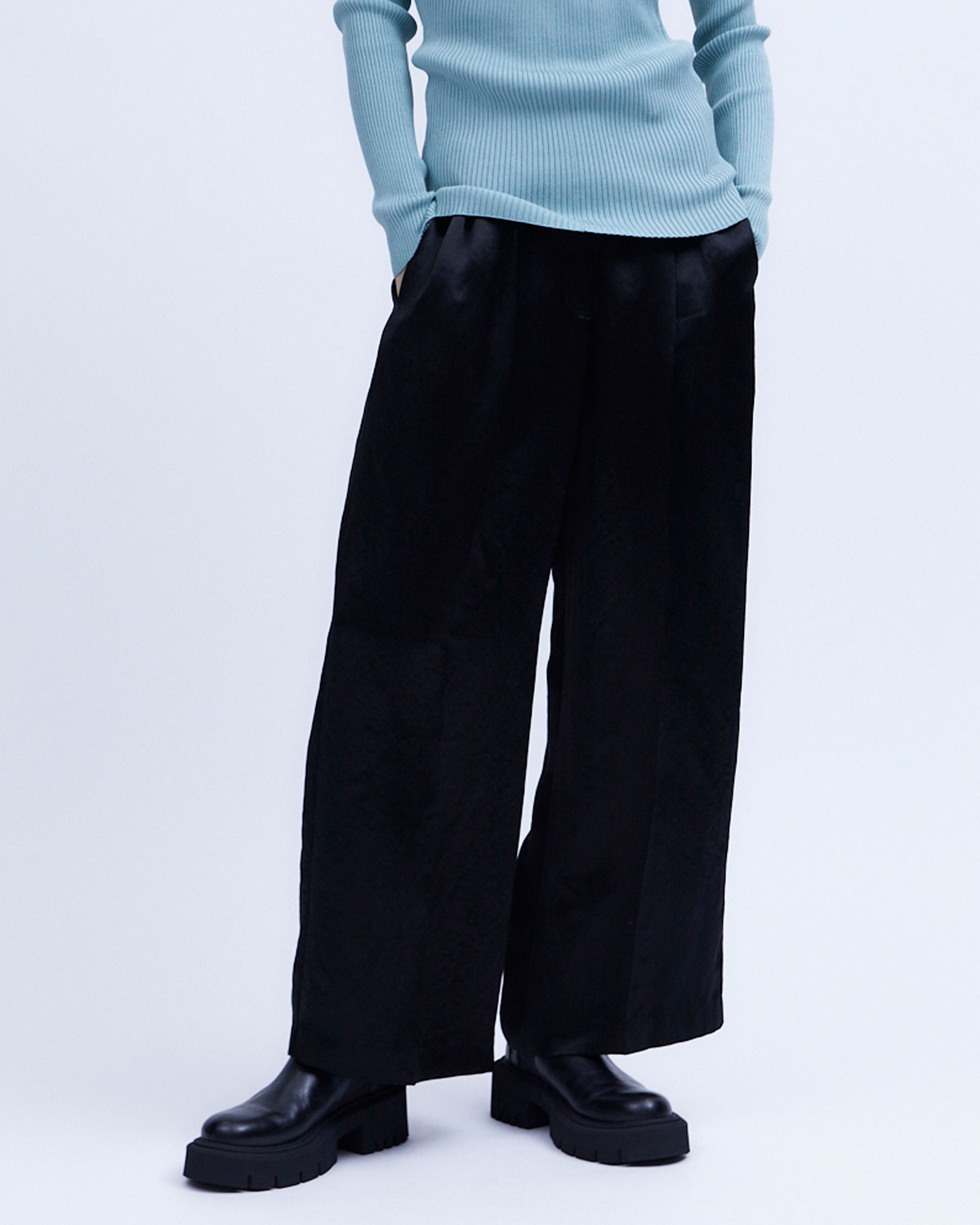 H:174cm / 02size