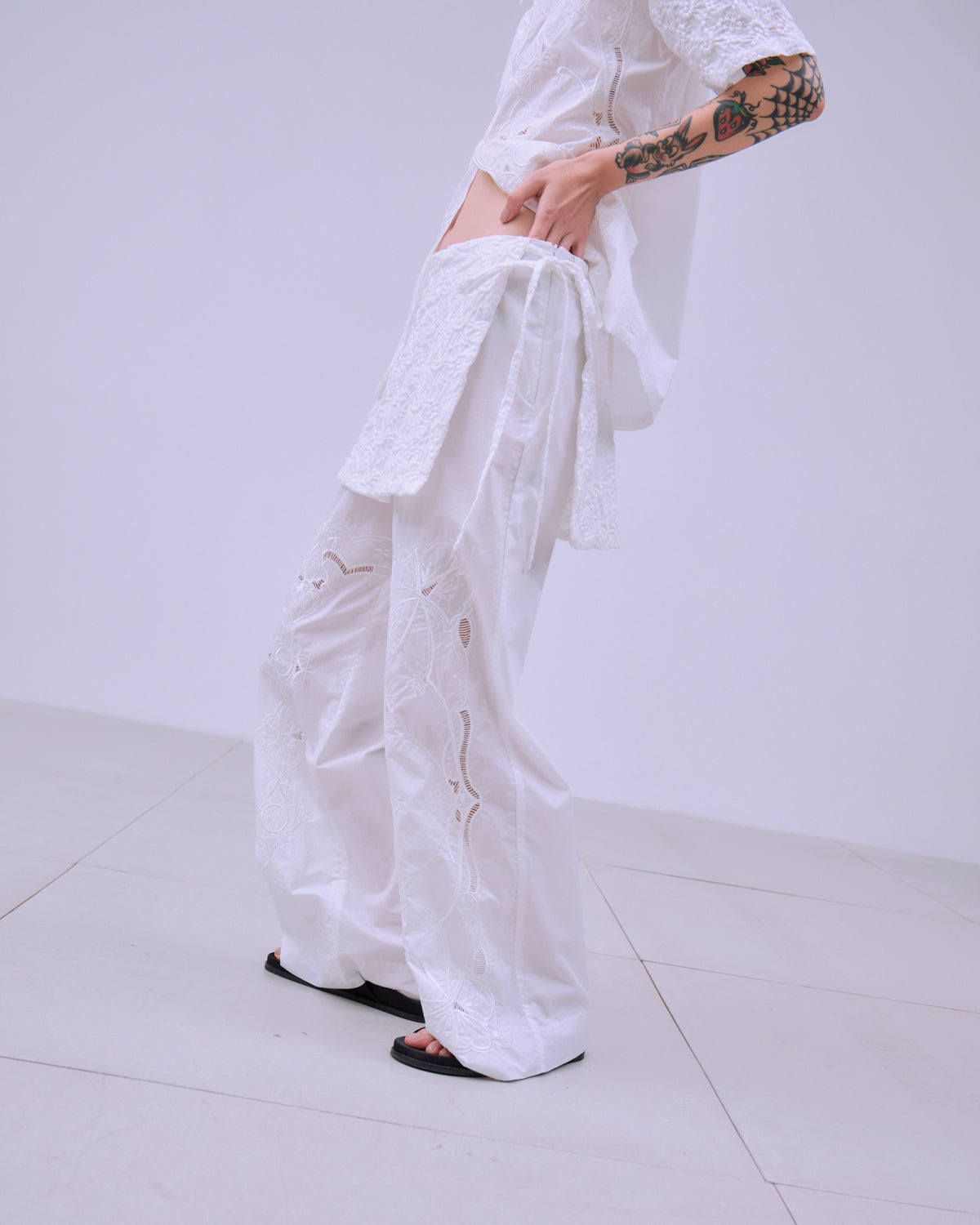 CHAOS EMBROIDERY LAYERED PANTS | SENSE 17_ | STORE | THINGS THAT