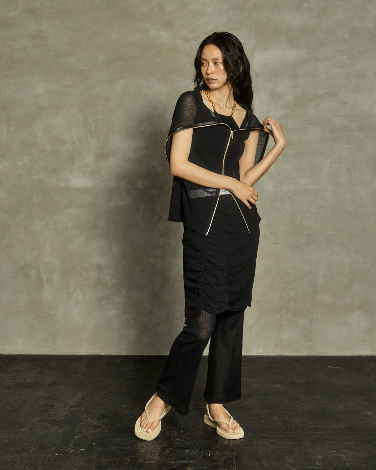 ZIP UP SLEEVE-LESS YORYU TOPS