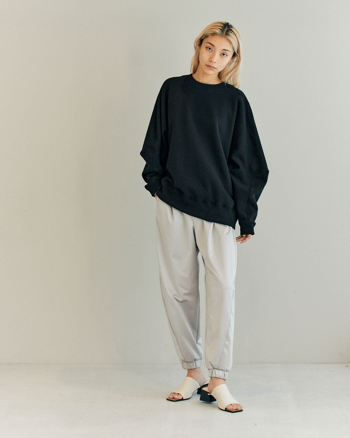 H:171cm / 02size