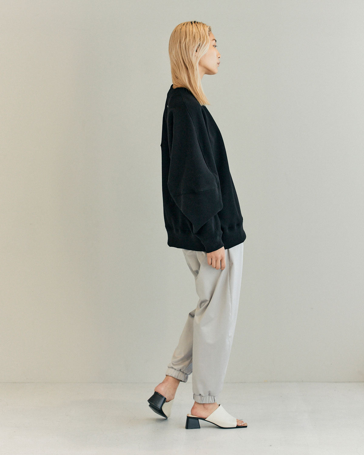 H:171cm / 02size