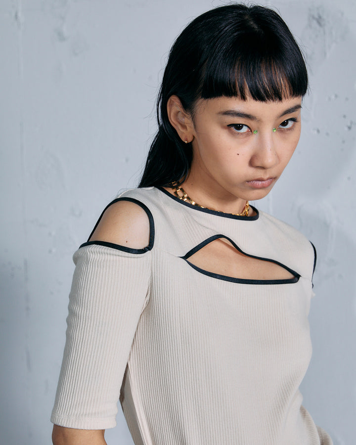NOTCH DESIGN TERECO RIB HALF SLLEVE TOPS