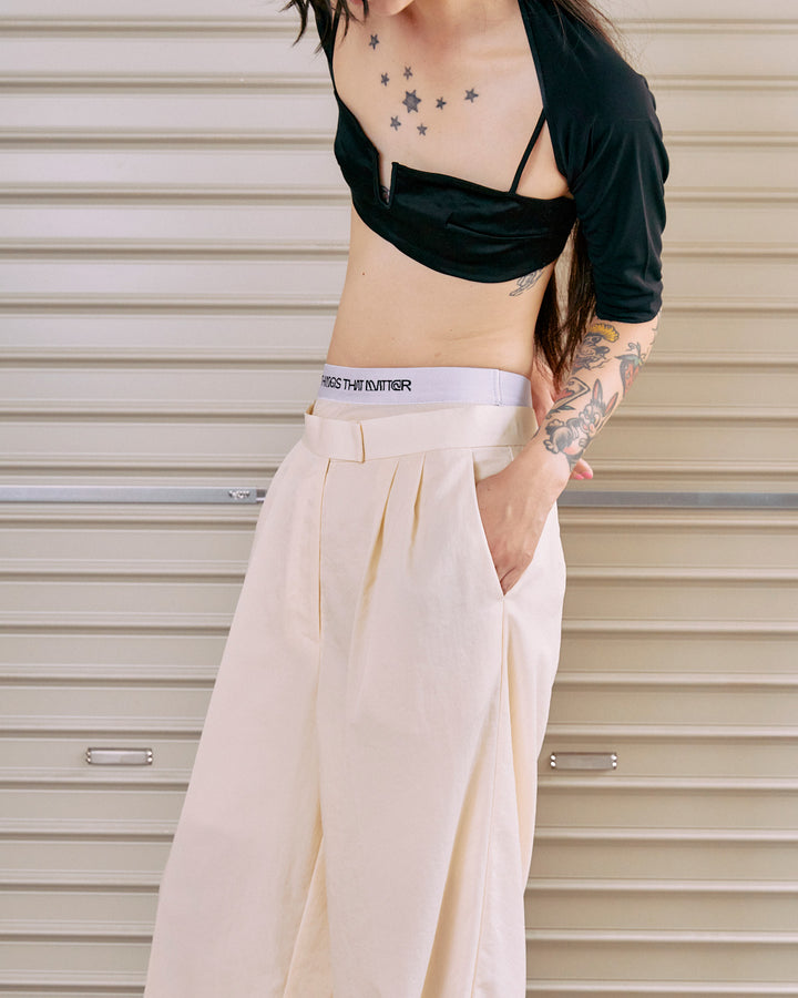 COMPRESSION SHORTS & TUCK WIDE PANTS