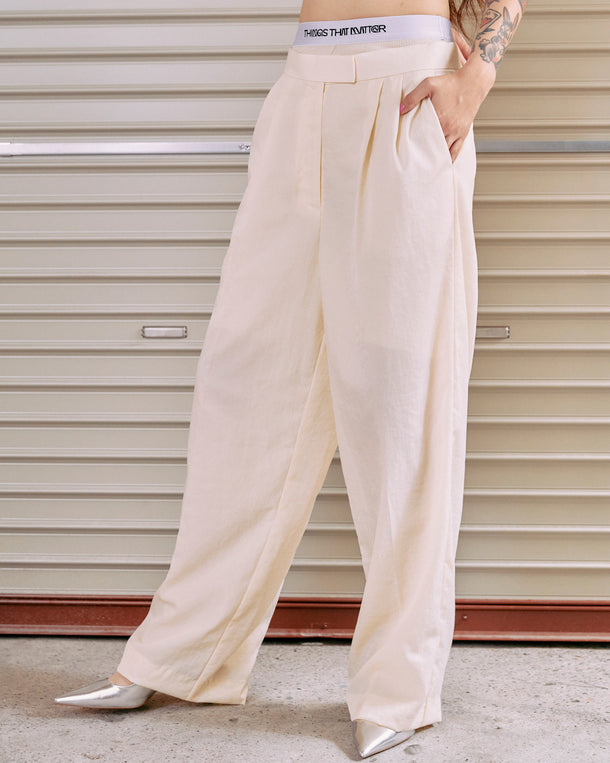 COMPRESSION SHORTS & TUCK WIDE PANTS