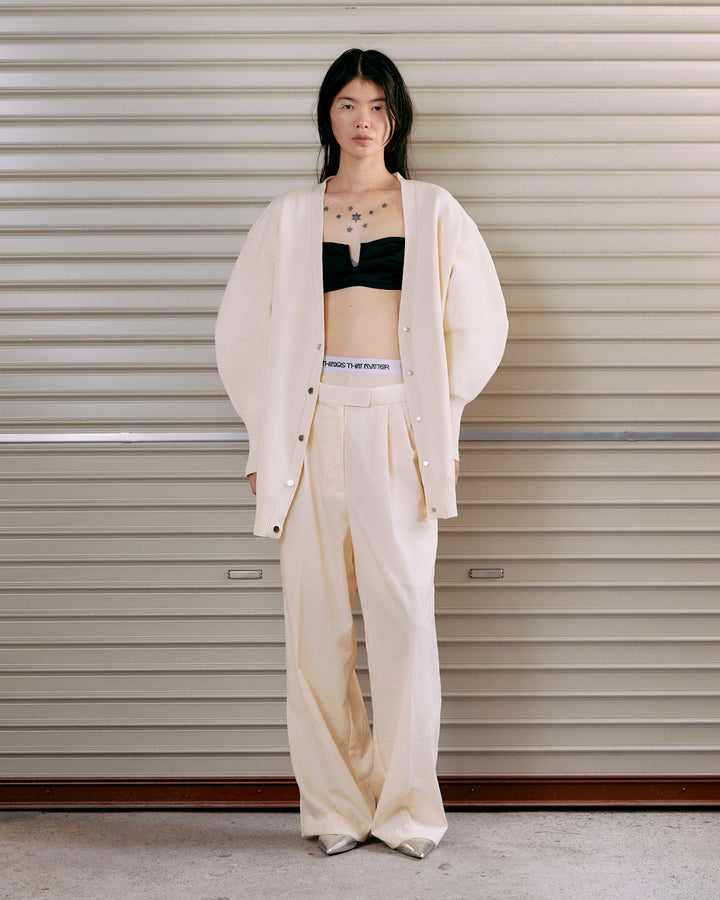 COMPRESSION SHORTS & TUCK WIDE PANTS