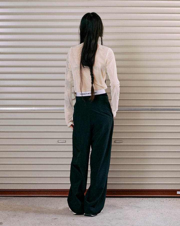COMPRESSION SHORTS & TUCK WIDE PANTS