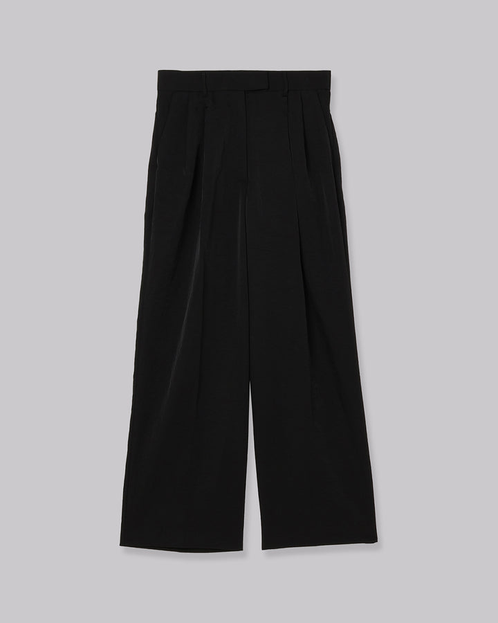 COMPRESSION SHORTS & TUCK WIDE PANTS