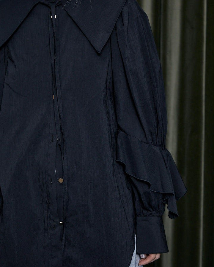 FALSE COLLAR RUFFLE BLOUSE