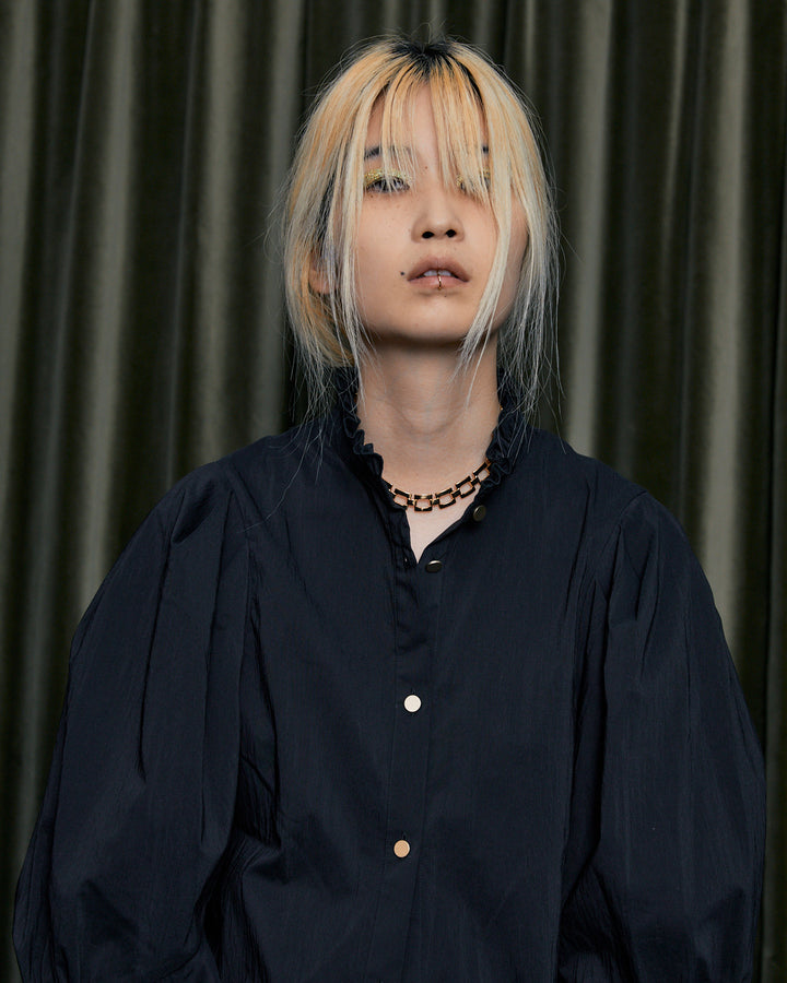 FALSE COLLAR RUFFLE BLOUSE