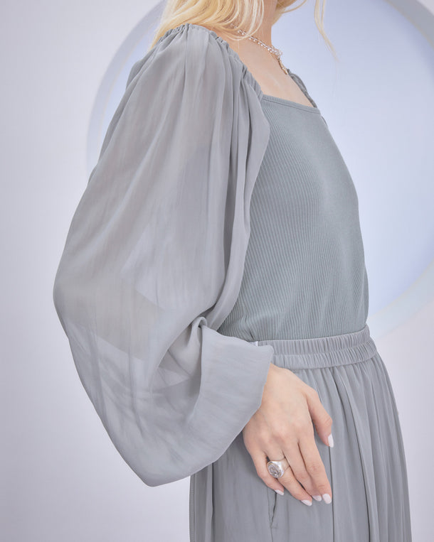 SPLIT CHIFFON POWER SLEEVE BLOUSE
