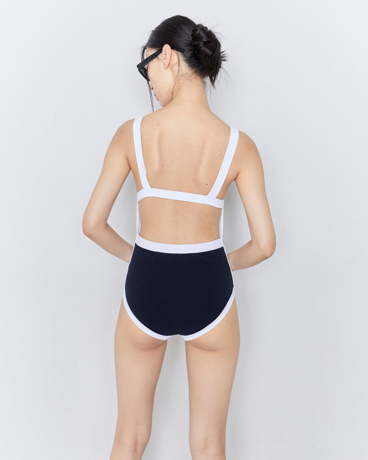 H:169cm / 02size