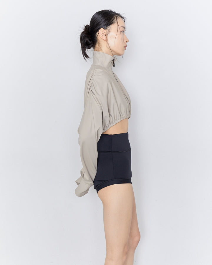H:169cm / 02size