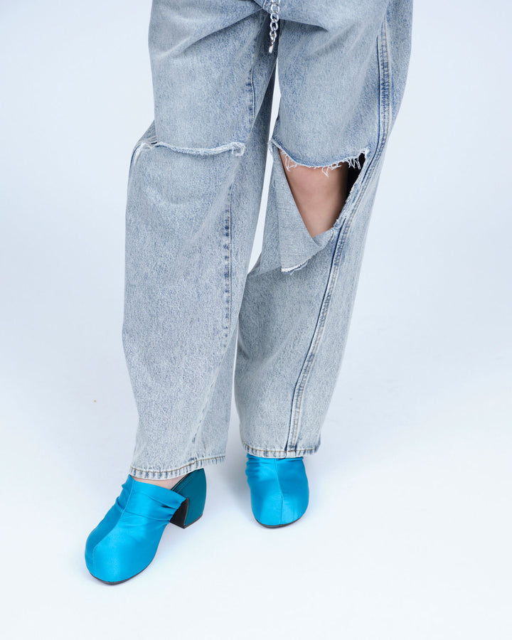 SATIN PLATFORM CLOG SANDALS