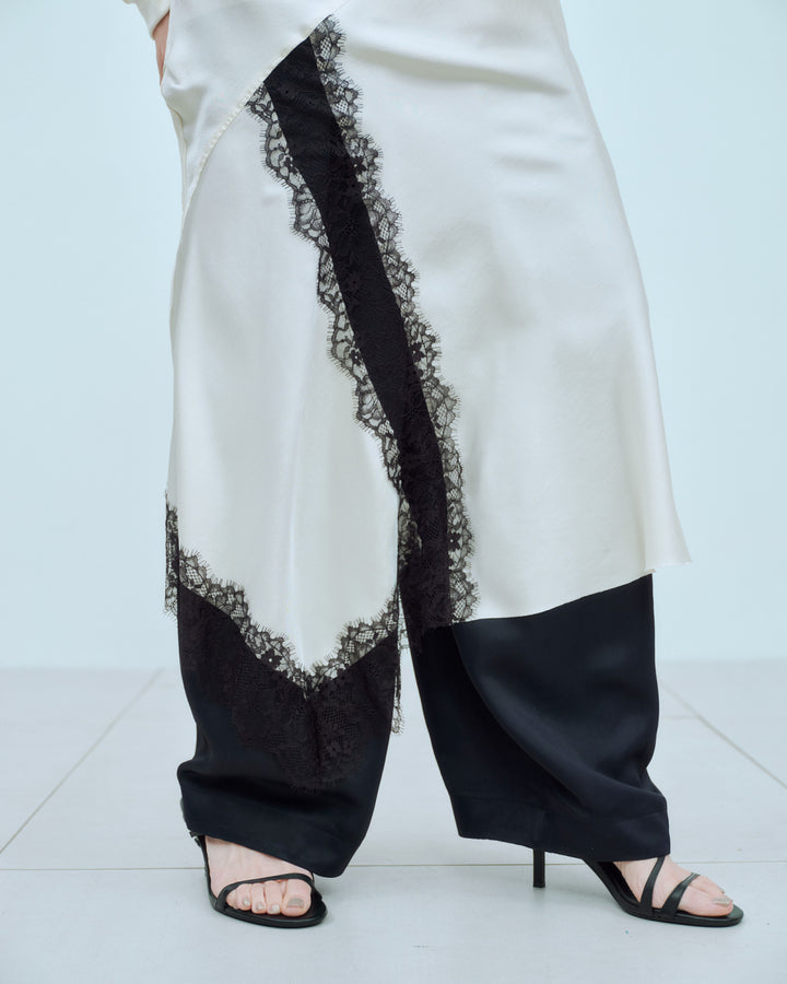 RANDOM FLARE LACE SKIRT