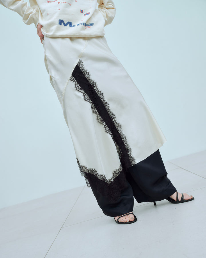 RANDOM FLARE LACE SKIRT