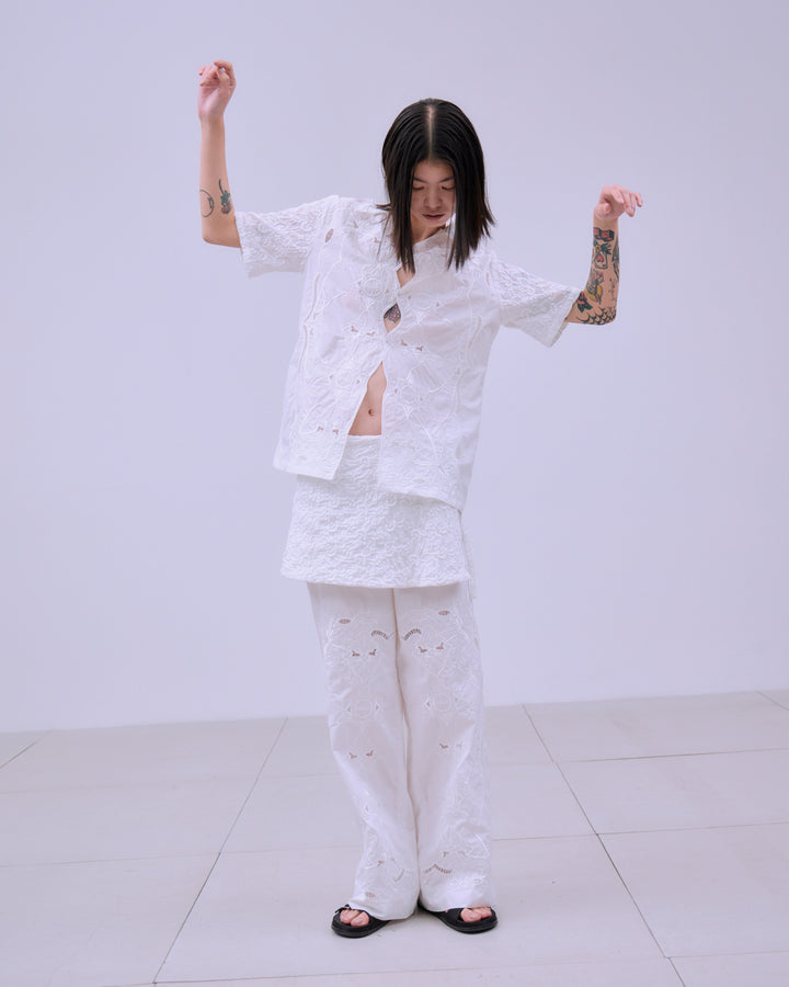 CHAOS EMBROIDERY BLOUSE