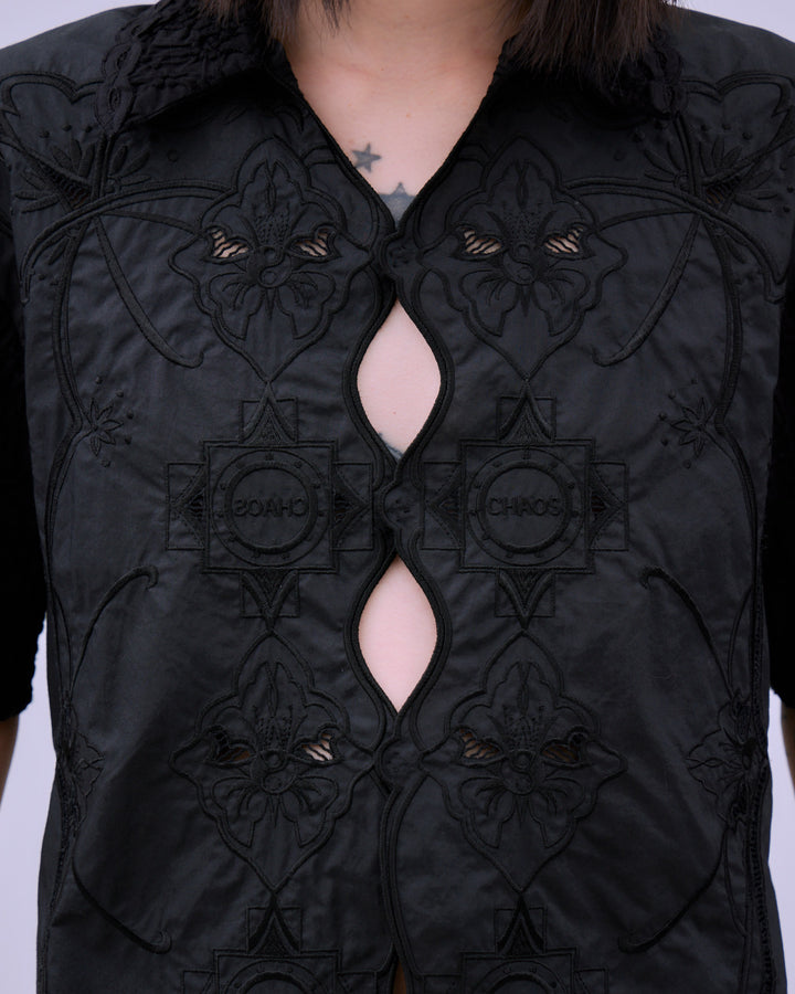 CHAOS EMBROIDERY BLOUSE