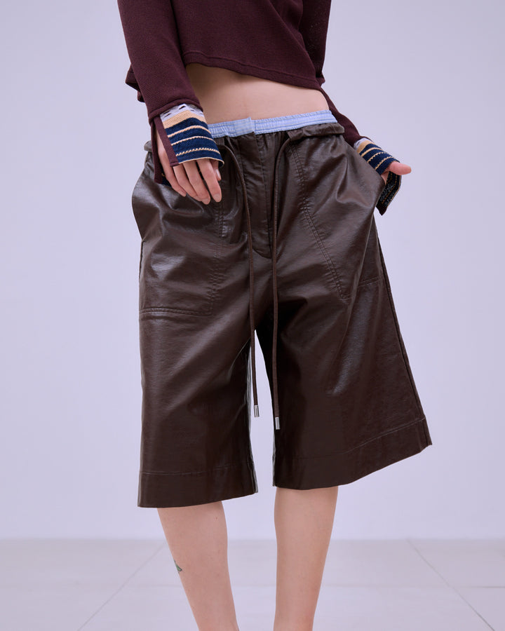 FAUX LEATHER BERMUDA PANTS