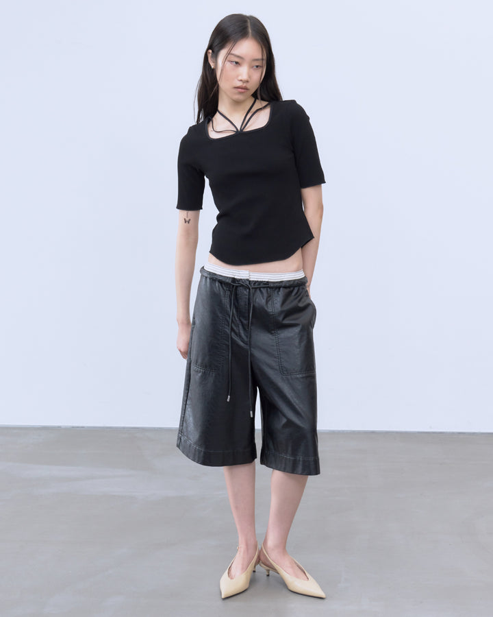 FAUX LEATHER BERMUDA PANTS