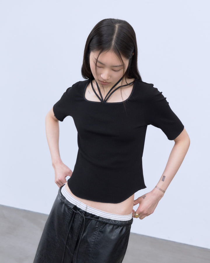 CHOKER STRAP SQUARE TOPS