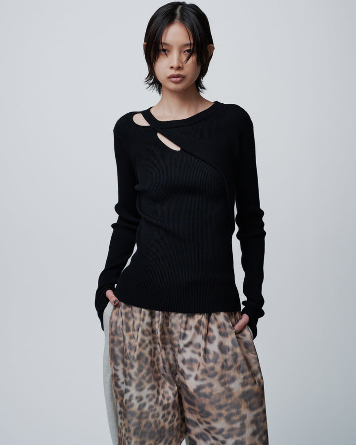 ASYMMETRY SLANT-FLAP RIB KNIT