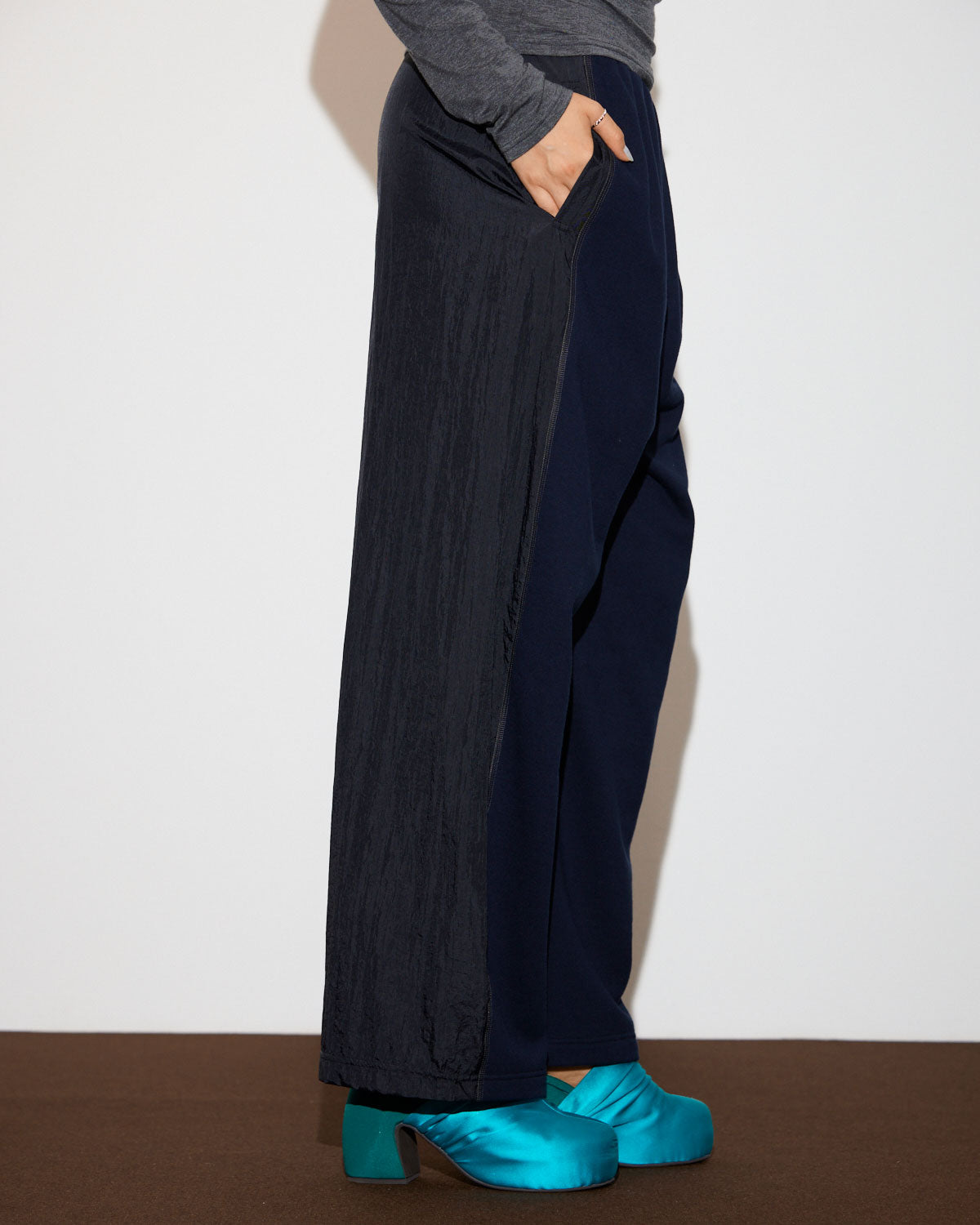 NEW NYLON TAFFETA SWEAT PANTS | SENSE 16_ | STORE | THINGS THAT