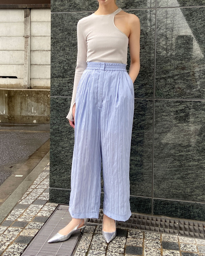 H:161cm / 01size