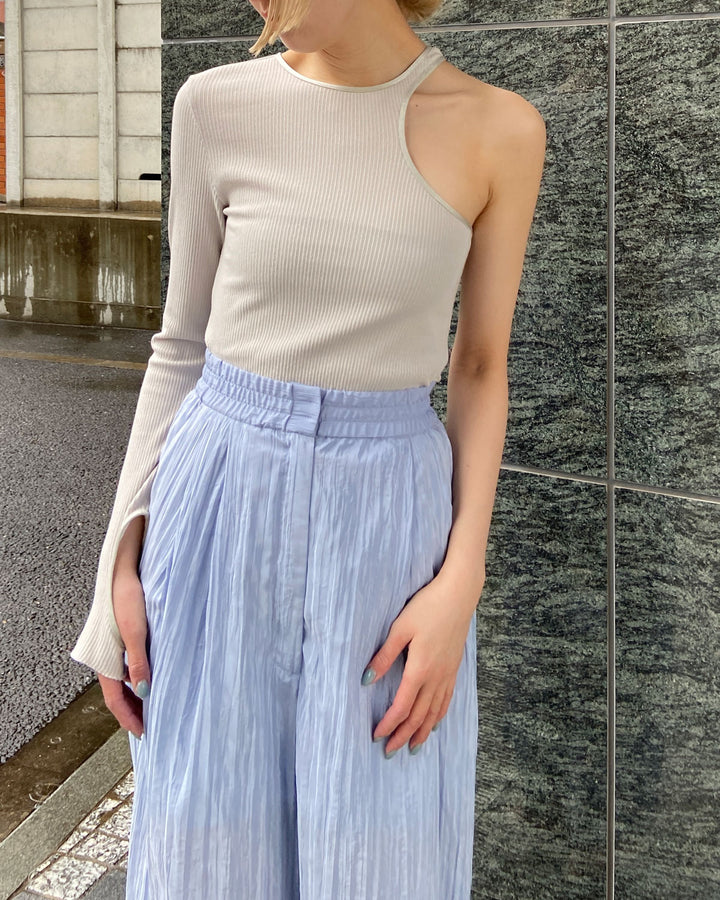 H:161cm / 01size