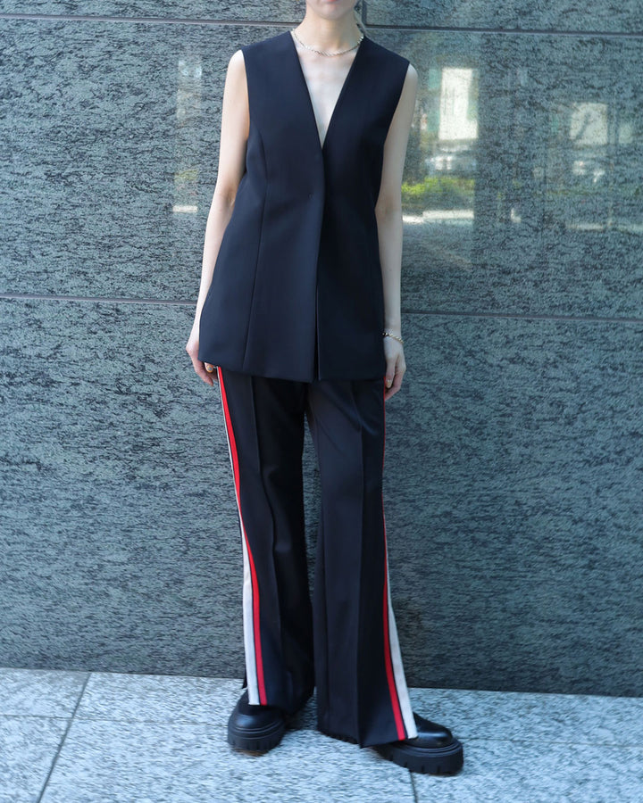 H:161cm / 01size
