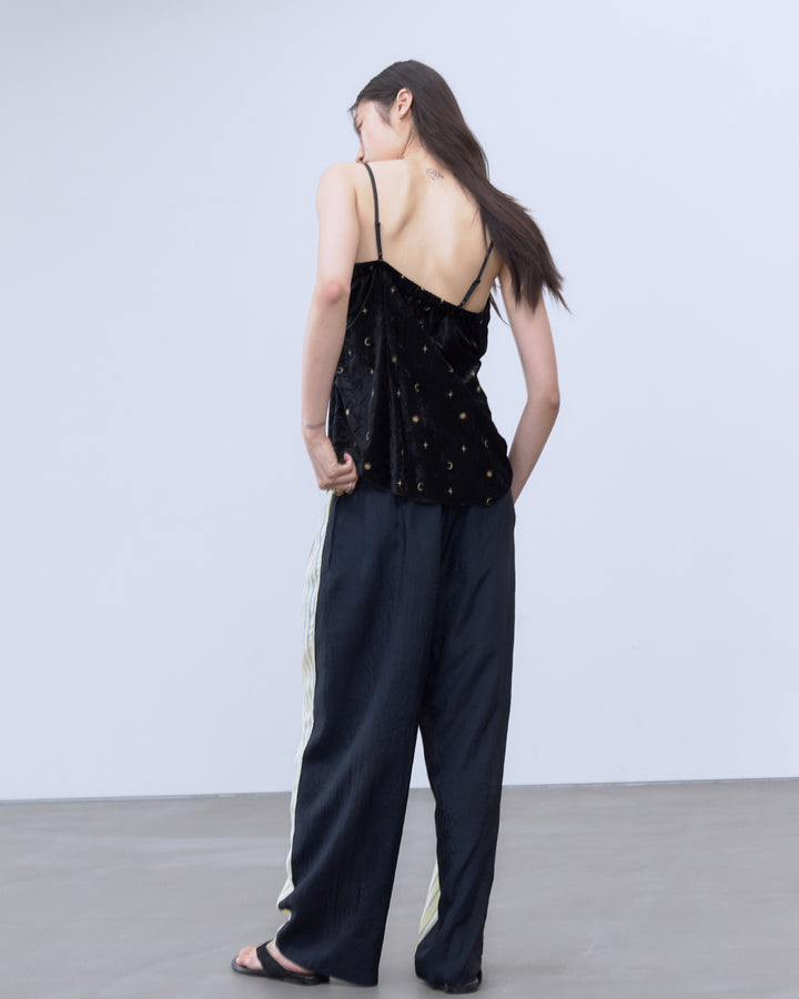 STICKER PRINT VELOUR CAMISOLE