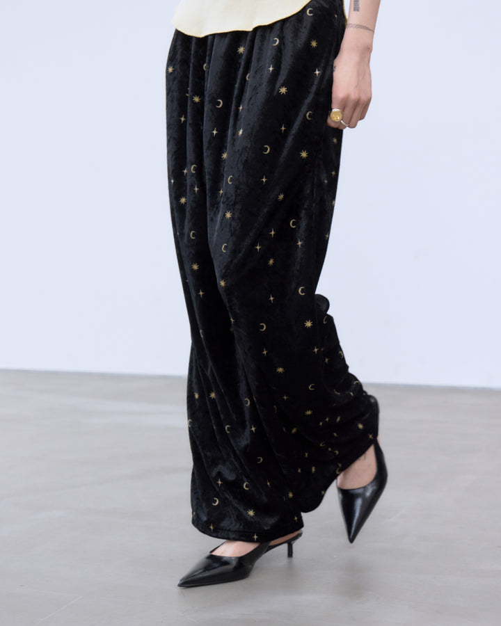 STICKER PRINT VELOUR PANTS
