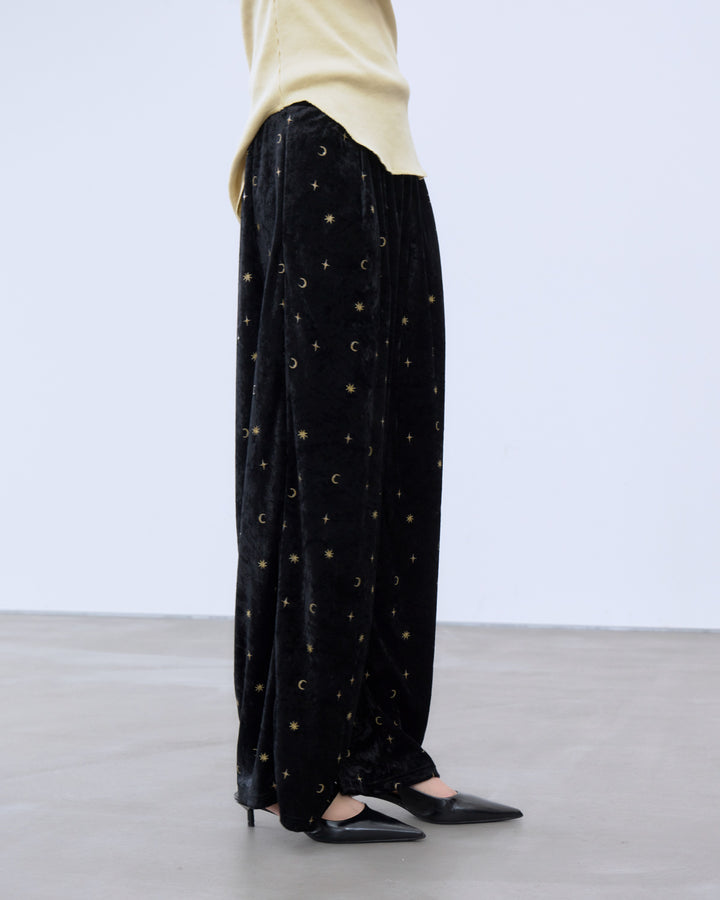 STICKER PRINT VELOUR PANTS