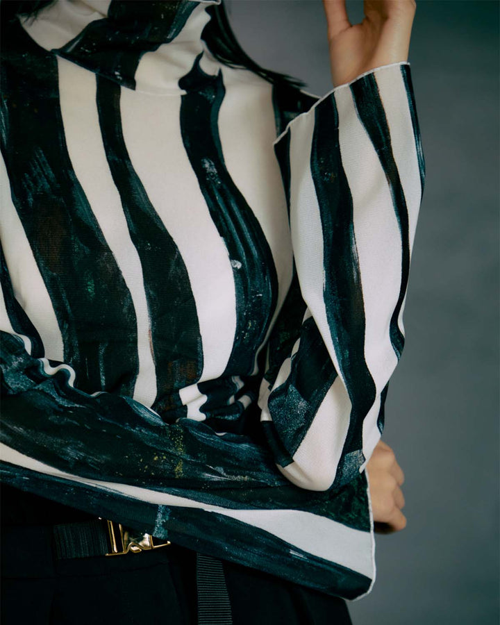 WIND STRIPE PRINT HIGH NECK TULLE TOPS