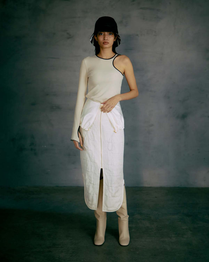 CONFLICTING FRONT ZIP SKIRT