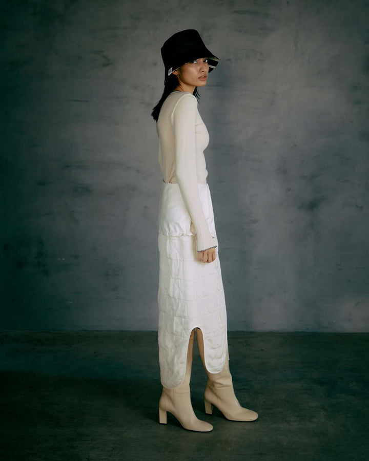 CONFLICTING FRONT ZIP SKIRT