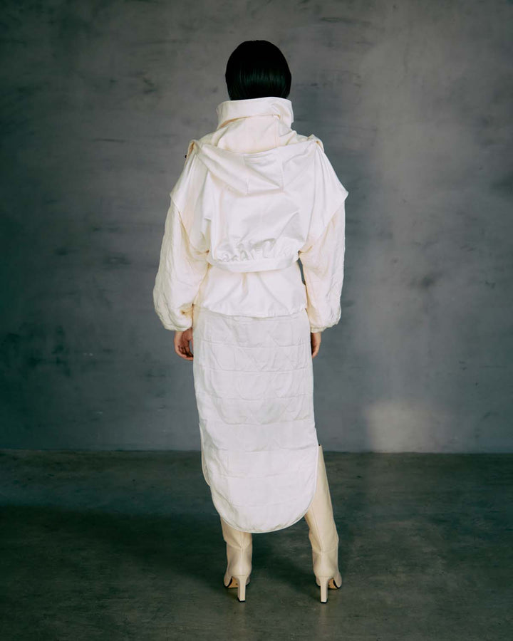 CONFLICTING SHORT HOOD JACKET