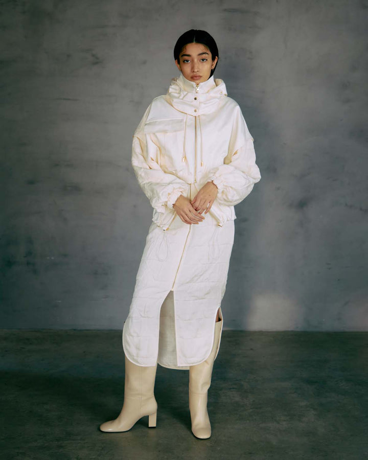 CONFLICTING SHORT HOOD JACKET
