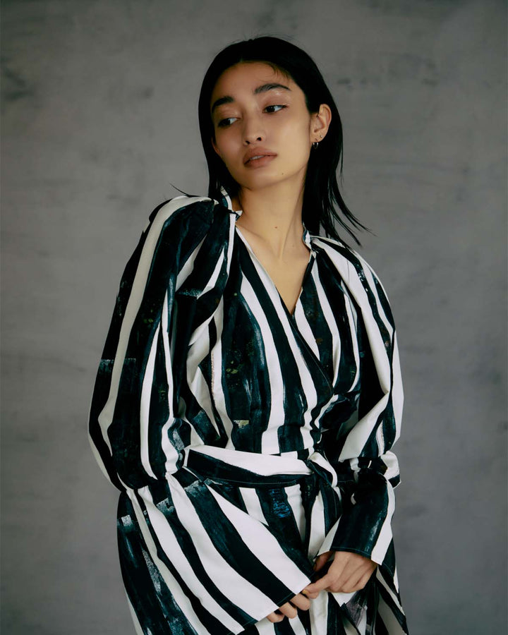 WIND STRIPE PRINT WRAP LONG DRESS