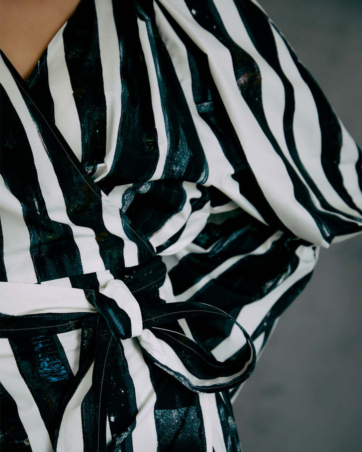 WIND STRIPE PRINT WRAP LONG DRESS